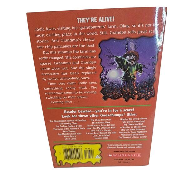 Goosebumps#20 The Scarecrow Walks at Midnight R.L. Stine Paperback Scary VTG - Picture 2 of 5
